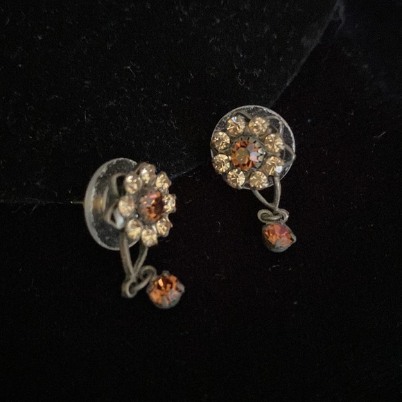 Vintage earrings and necklace set - Picture 5 of 11